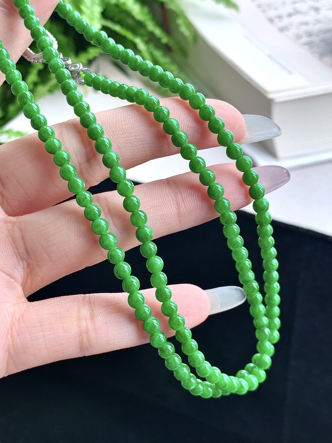 【珠子】️阳绿珠链圆珠子珠链 【说明】缅甸 性比高 【尺寸】4.1mm，32cm 【重量】20.8