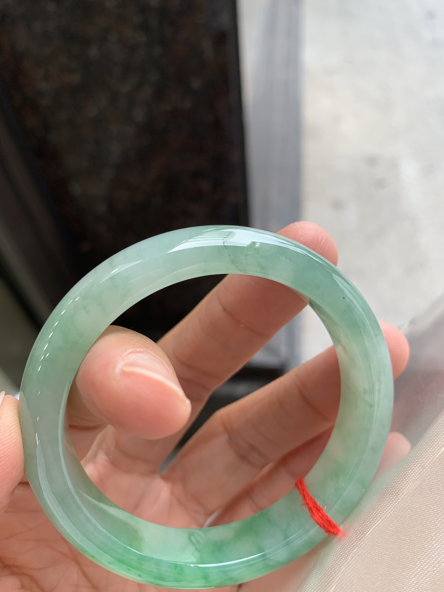 正圈飘绿 有纹裂微扣 尺寸：55.6/12.3/8.2 色好