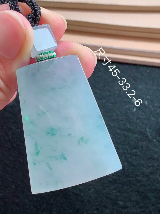 飘花无事牌 老坑冰透 种老水足 水润光泽 性比高 无裂 尺寸看图 45-33.2-6