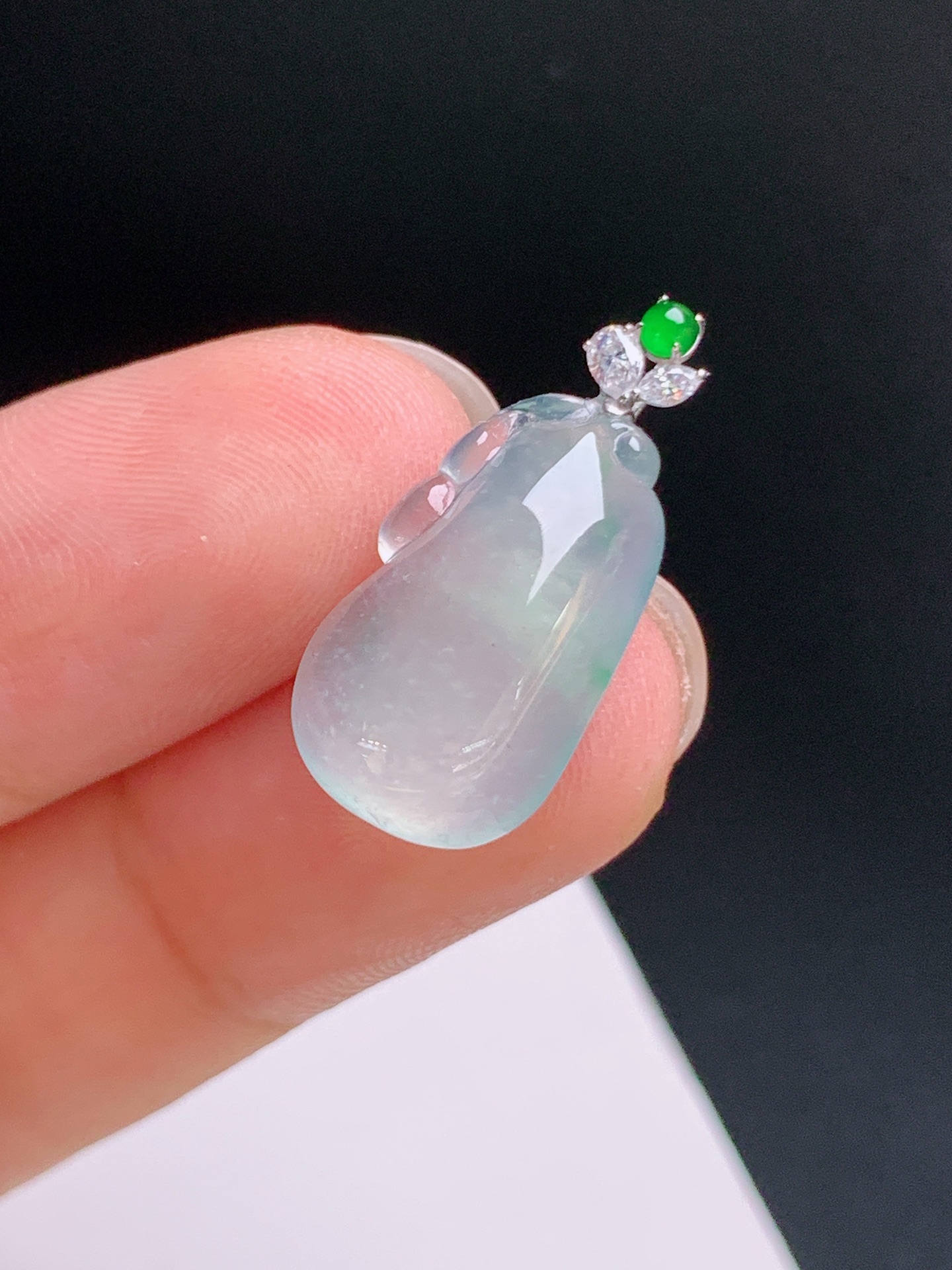 ️ 冰种福瓜吊坠，清透起光，绿蛋点缀，寓意福气绵延 裸石17.9-10.7-4.9 整体23.2 27