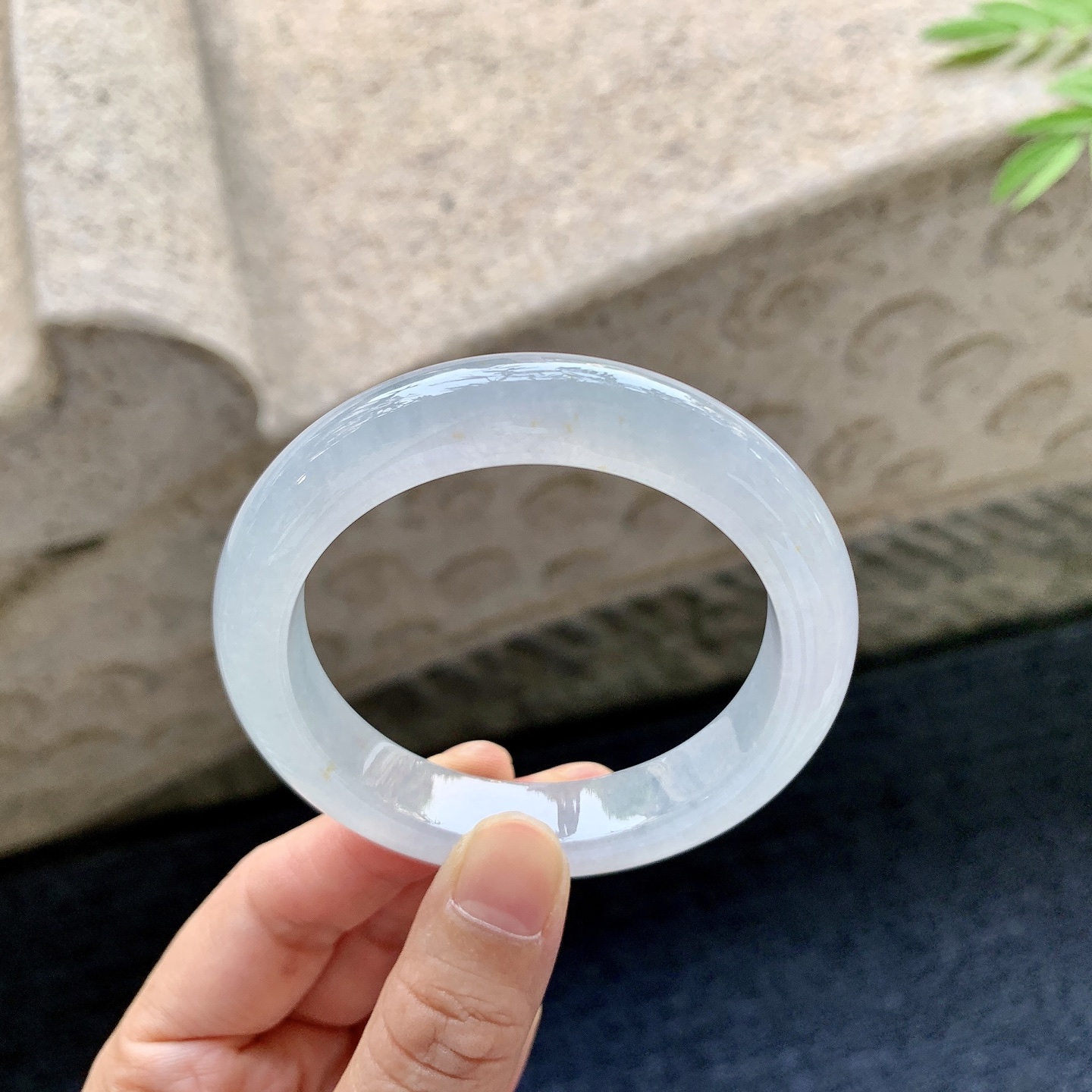 正圈51 52 圈口52.1/11.2/8.7 编码W6092330 冰糯飘黄翡，水润，种老，细腻，无裂