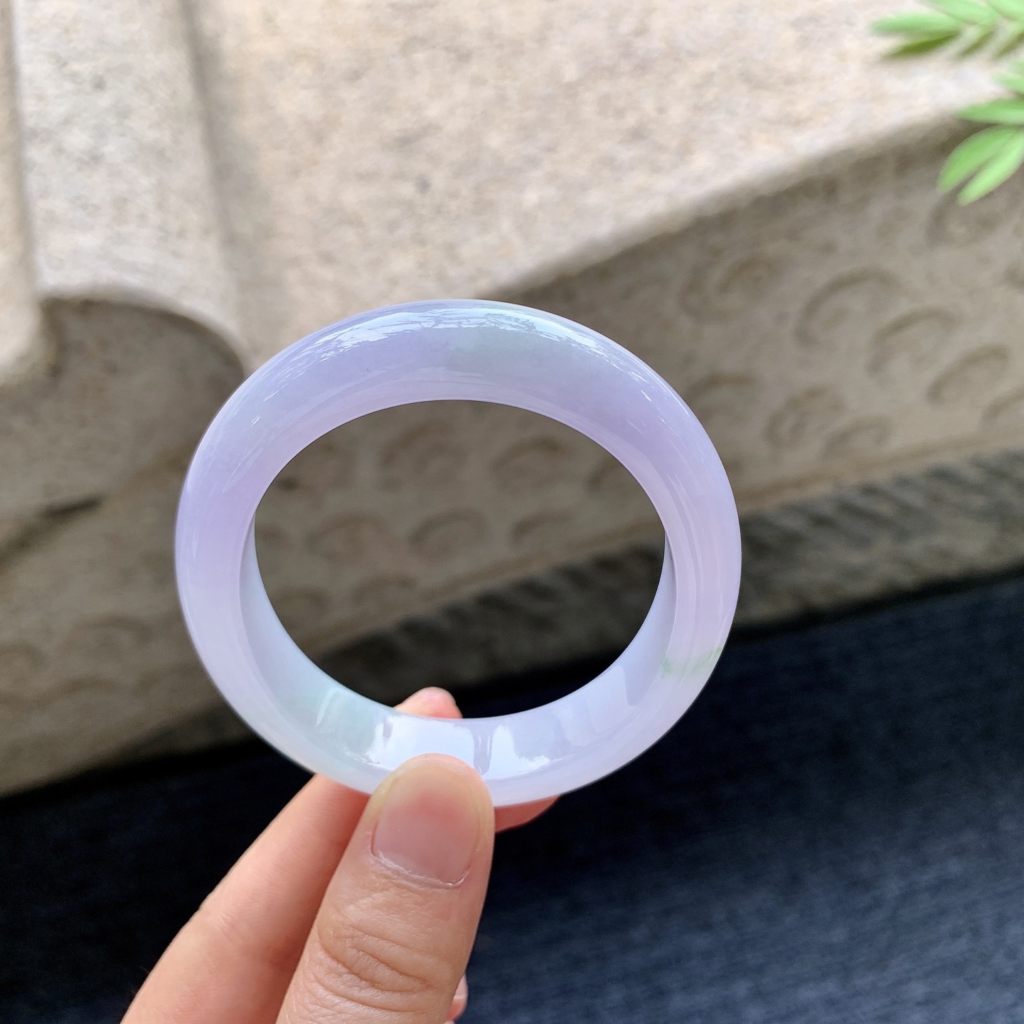 贵妃54 55 圈口55.7/48.8/12.2/8 编码G9092325 春彩，水润，种老，细腻，有纹线