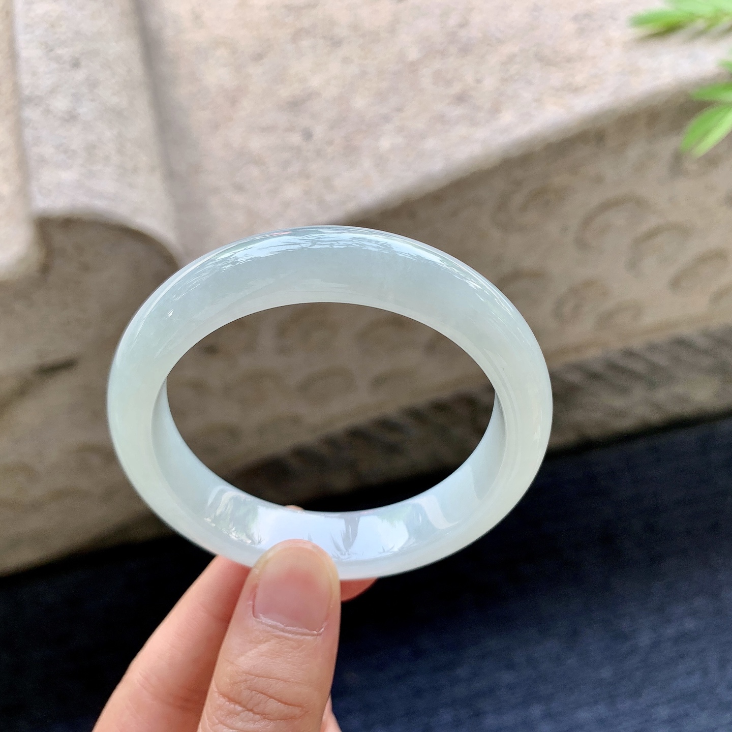 正圈51 52 圈口52.9/12.4/7.8 编码T1092309 细糯底色，水润，种老，细腻，打灯有棉线