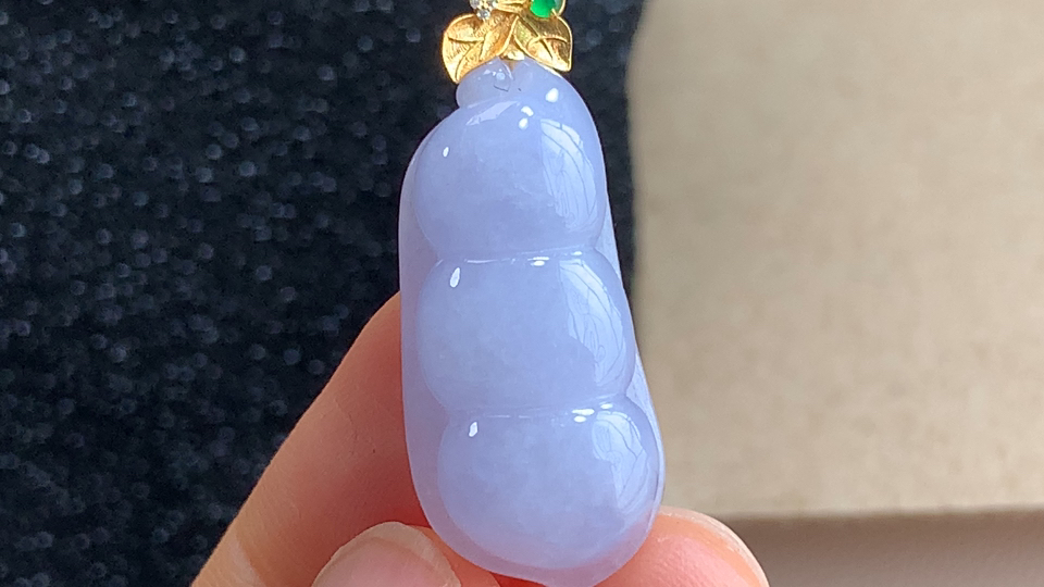 ️ 18K金伴钻福豆，无裂，尺寸30.8/25.8-12.1-7.0mm，包A附证书