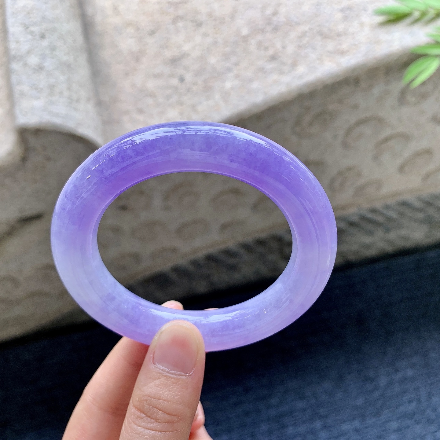 圆条52 53 圈口53.8/12/11.6 编码G9092344 冰糯妖紫，色艳，水润，种老，细腻，打灯有棉线