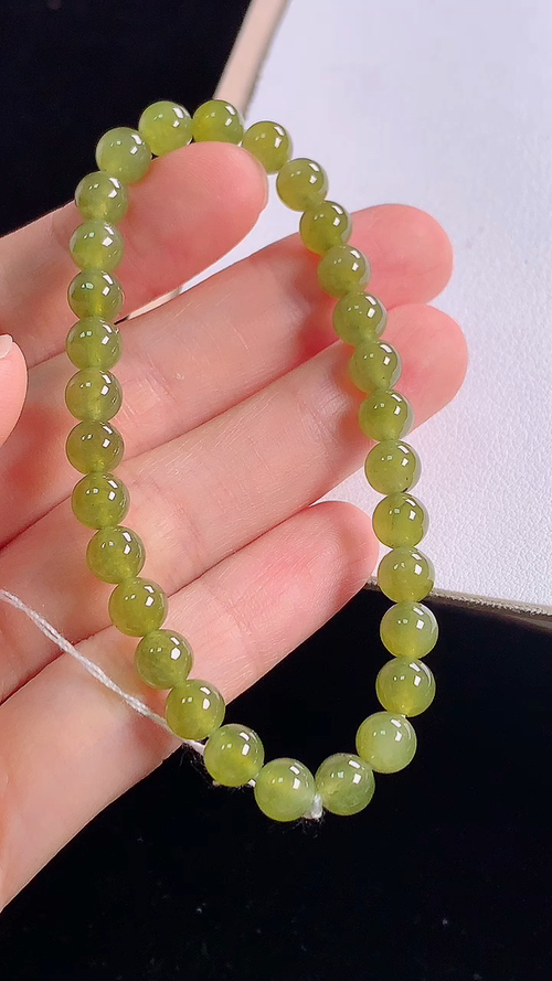️黄翡手链， 尺寸:5.9-5.9mm 18