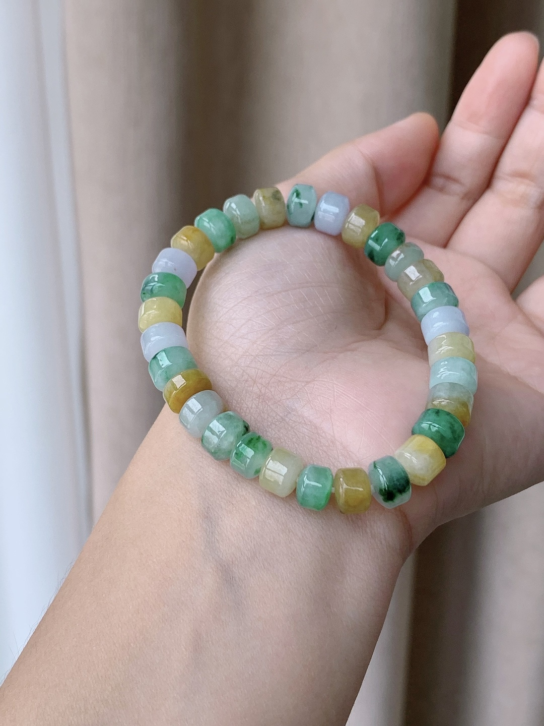 【珠子】冰多宝手串路路通珠子手串 【说明】缅甸 性比高 【尺寸】7.4-5.8mm 【重量】25.4克