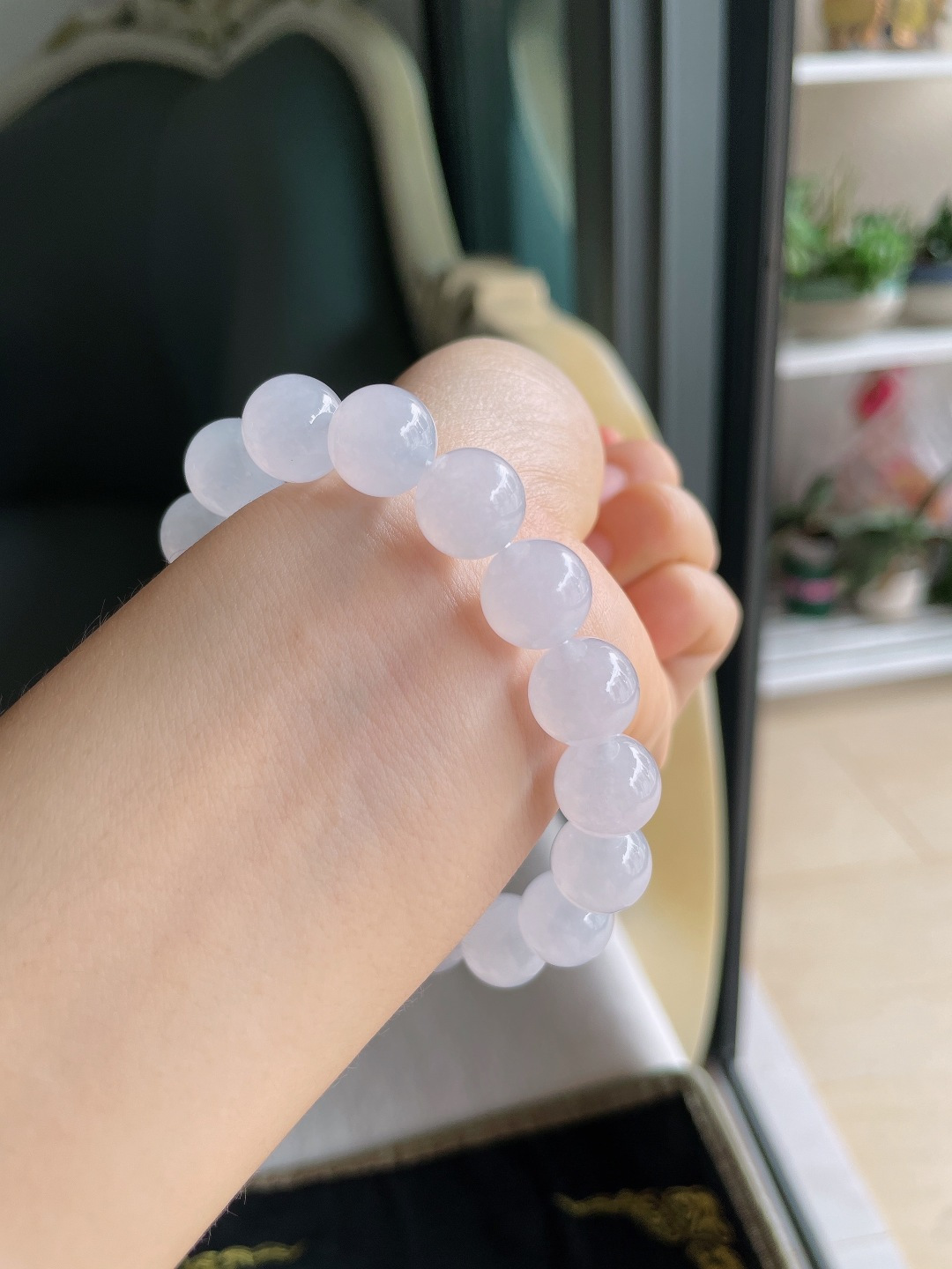 ️，缅甸天然翡翠A货，白冰白月光手串，尺寸：11.7mm。【编4497】