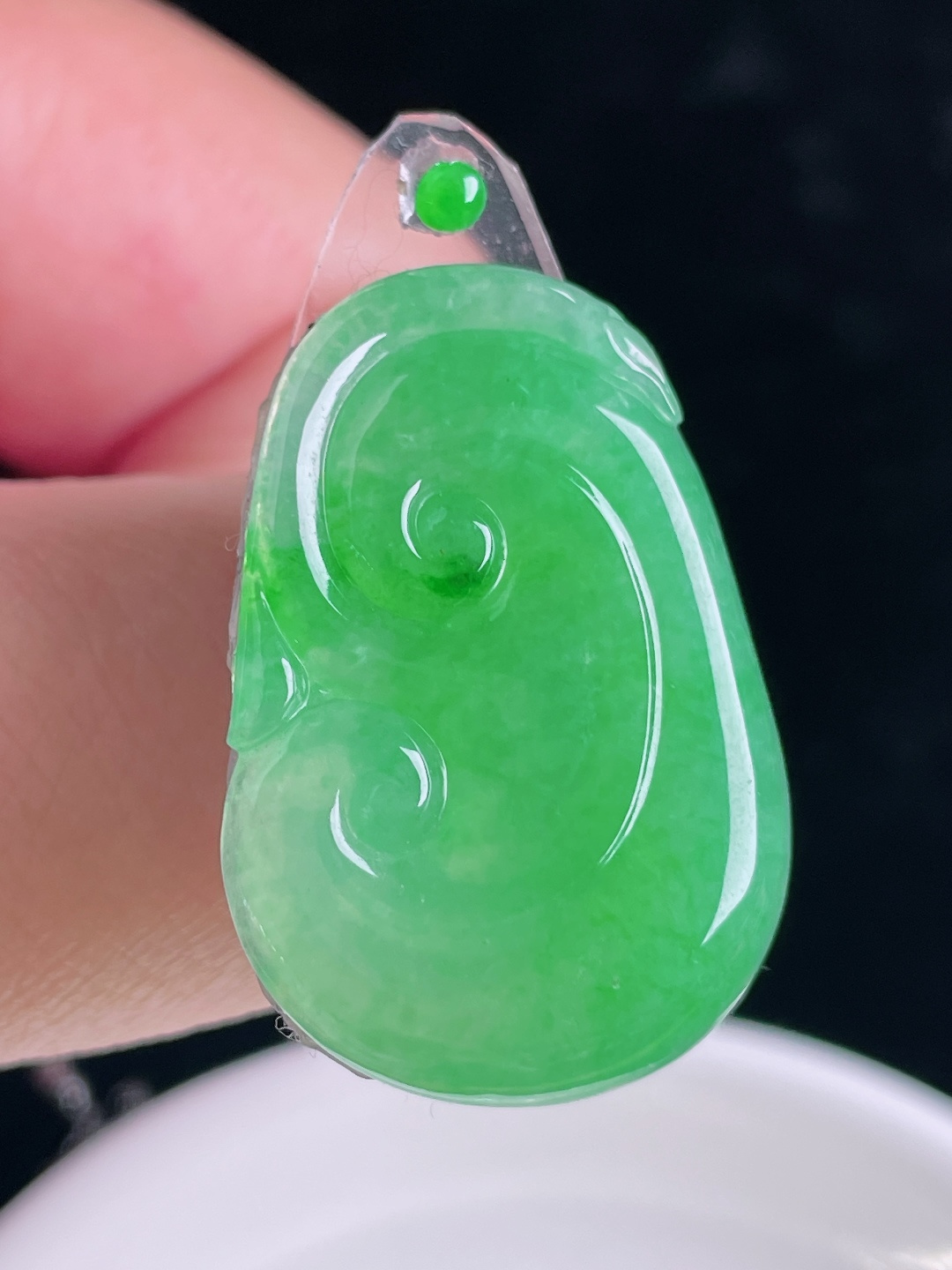 ️冰绿如意，老种起光，细底通透，尺寸：32.3/22.7/5.6mm0922