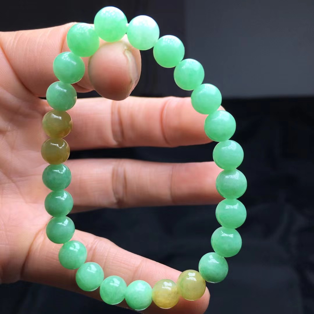 ️ 果绿手链，卡7.3mm，25颗，玉质细腻，均匀，色好，甜美清新，颗颗精选