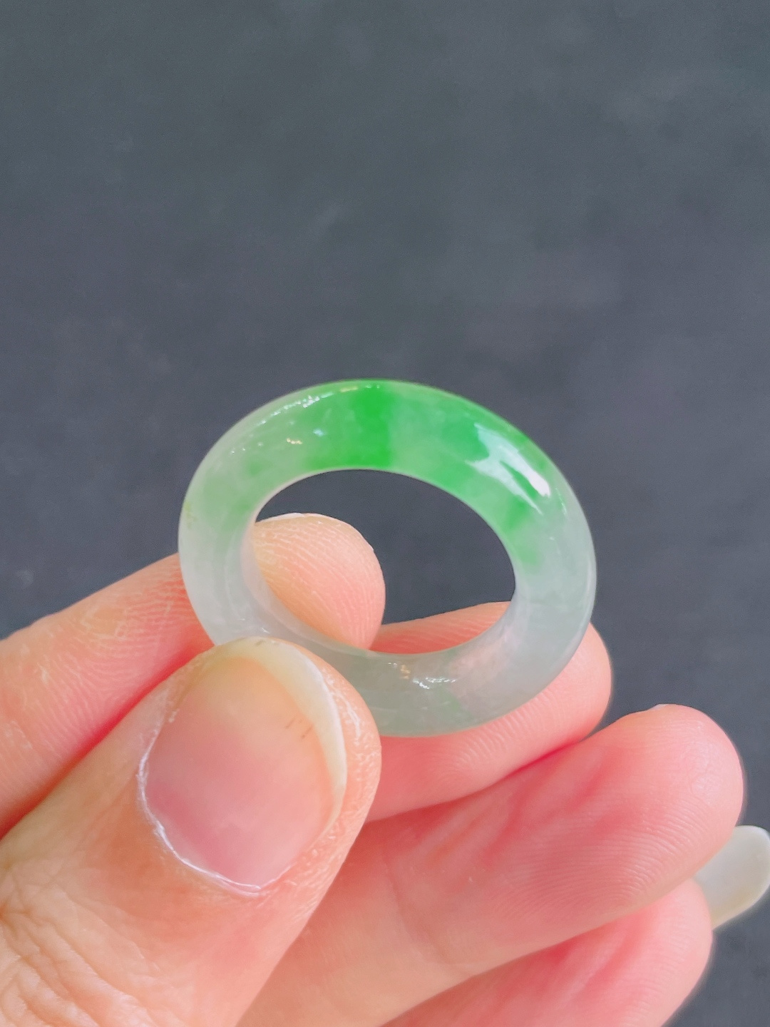 ️冰种绿戒圈 晶莹剔透，新颖时尚，无裂，6-5