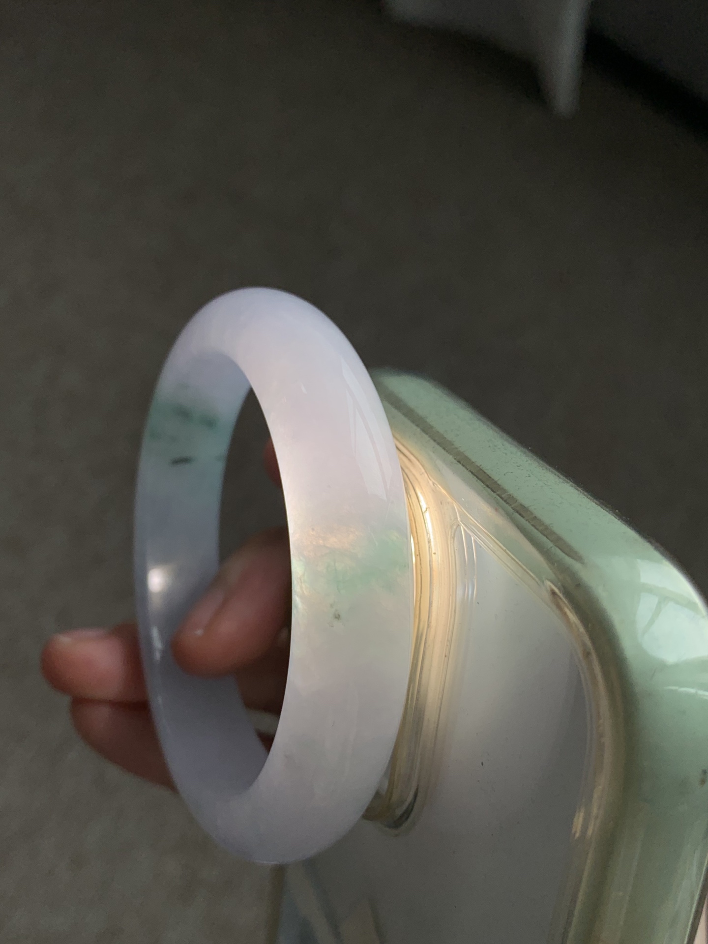 正圈53 54 圈口54.6/12.5/8.3 编码Q5092305 冰糯春彩，水润，种老，细腻，打灯有絮线