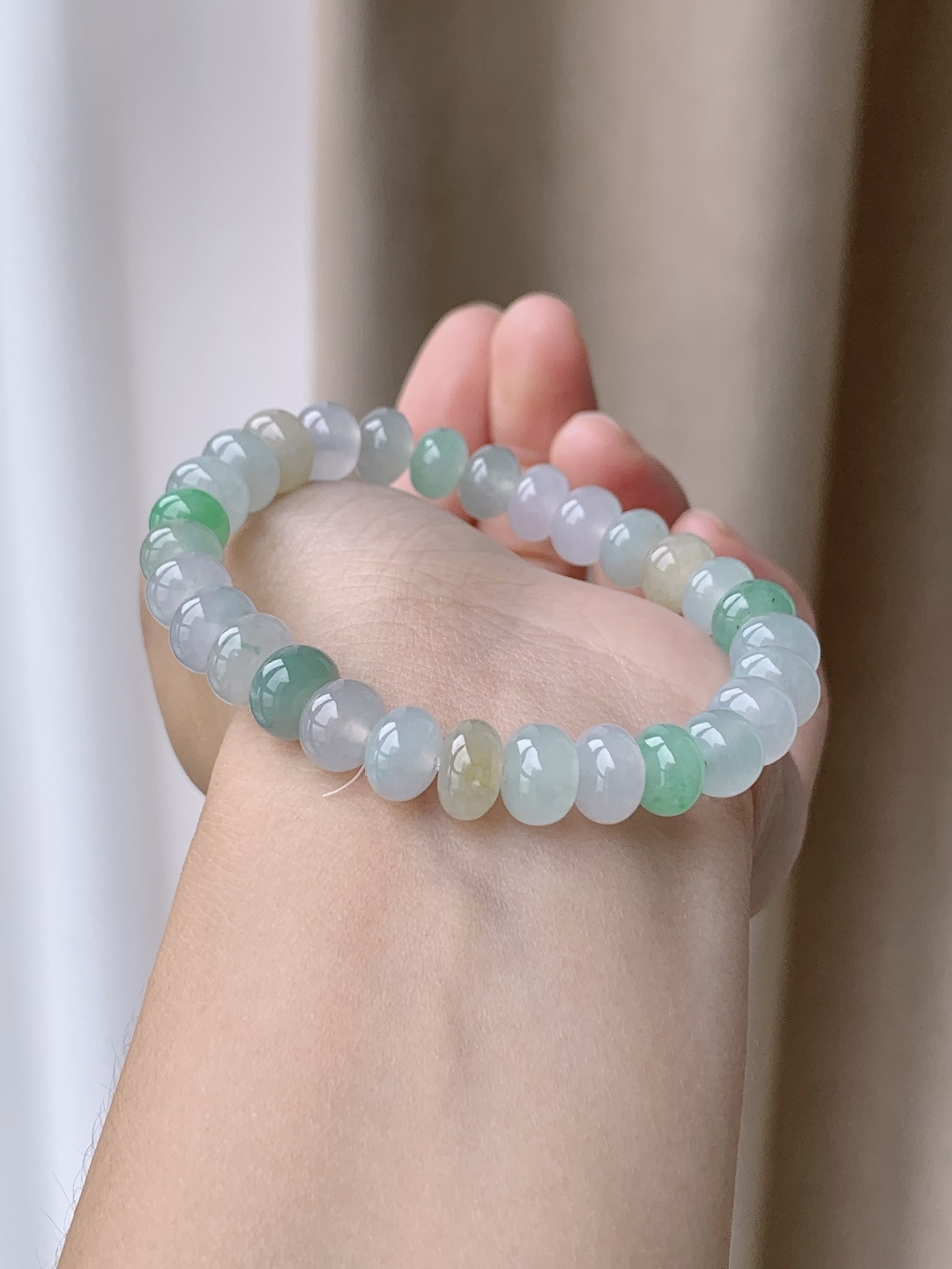 【珠子】冰多宝手串算盘珠珠子手串 【说明】缅甸 性比高 【尺寸】9-6mm 【重量】26.9克
