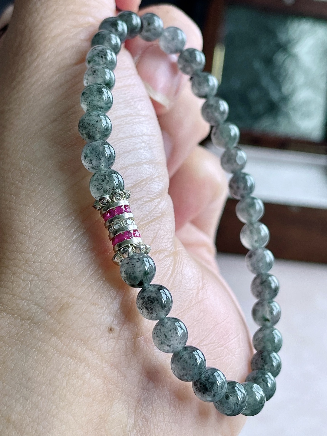 【珠子】冰乌鸡手串圆珠珠子手串 【说明】缅甸 性比高 【尺寸】5.5mm 【重量】11.8克