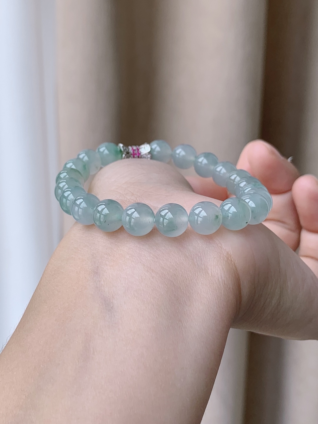 【珠子】冰种飘花手链圆珠珠子手链 【说明】缅甸 性比高 【尺寸】8.3mm 【重量】23.5克