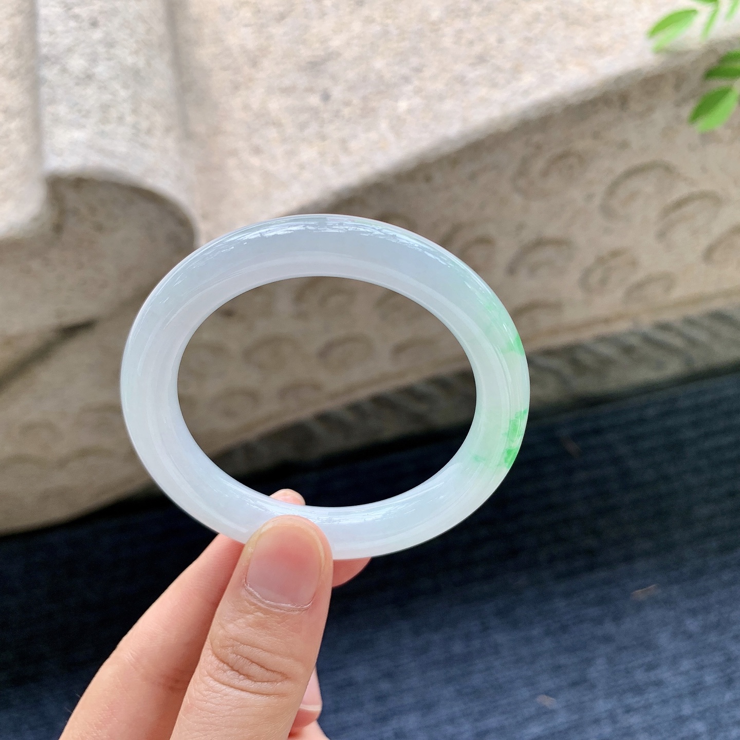 圆条48 49 圈口49.4/9.2/8.4 编码DZ092216 飘绿，水润，种老，细腻，有纹线