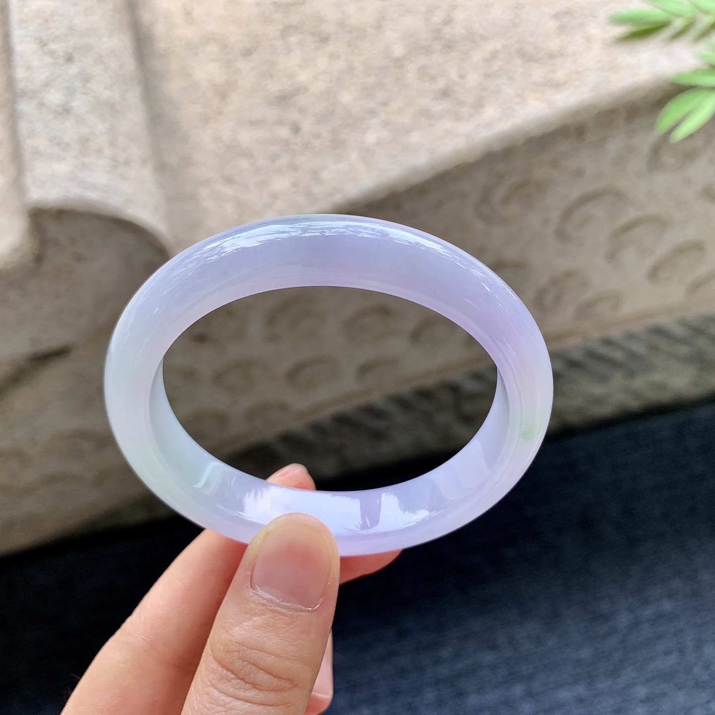 贵妃54 55 圈口55.7/48.8/12.2/8 编码G9092325 春彩，水润，种老，细腻，有纹线