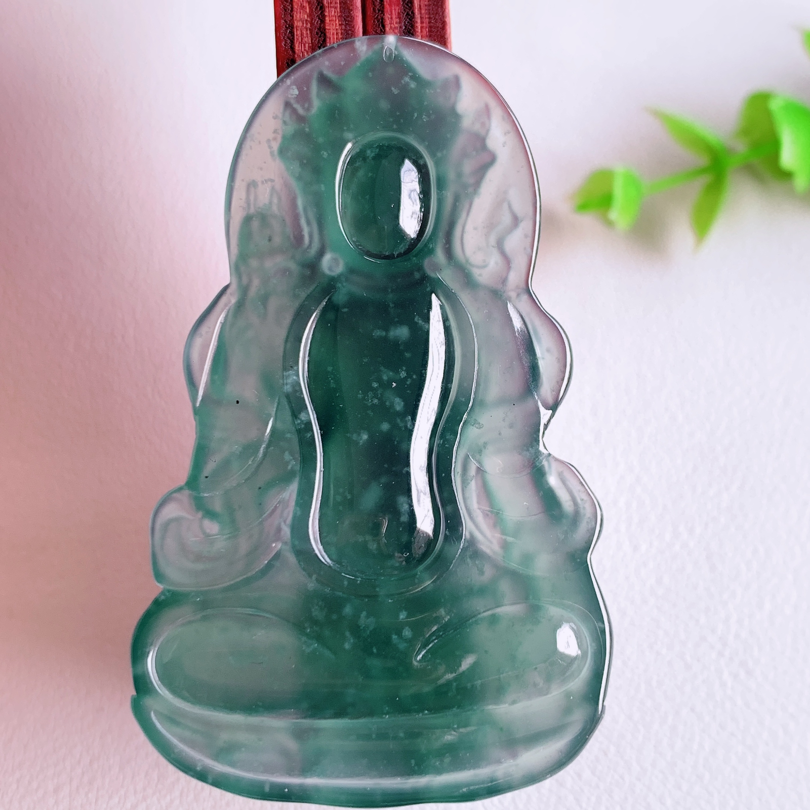 蓝冰精雕观音吊坠，法相端庄大气，工艺精湛，种色浓郁，细腻饱满冰润，种老水足，收藏佳品，佩戴大气  W03.20  尺寸：57-34.3-4.7mm