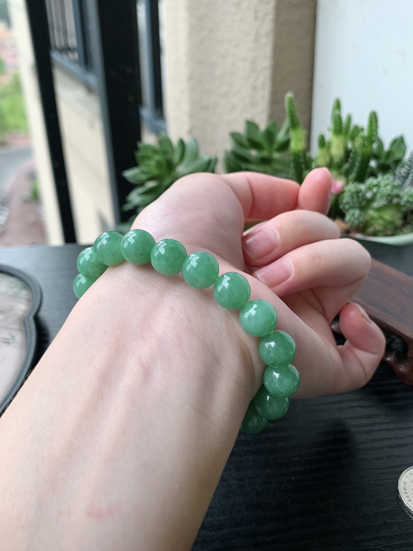 老坑冰种胶感满绿圆珠手串 裸石尺寸:10mm