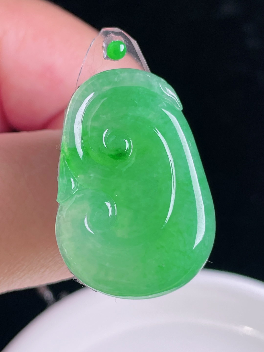 ️冰绿如意，老种起光，细底通透，尺寸：32.3/22.7/5.6mm0922