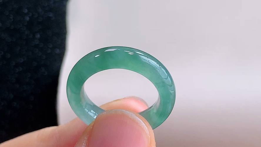 ️ 戒圈，无裂，尺寸16.7-5.8-4.0mm，圈口13，包A附证书29127