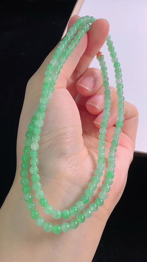 ️冰绿项链， 尺寸:4.2-4.2/3.9-3.9mm(138颗) 18