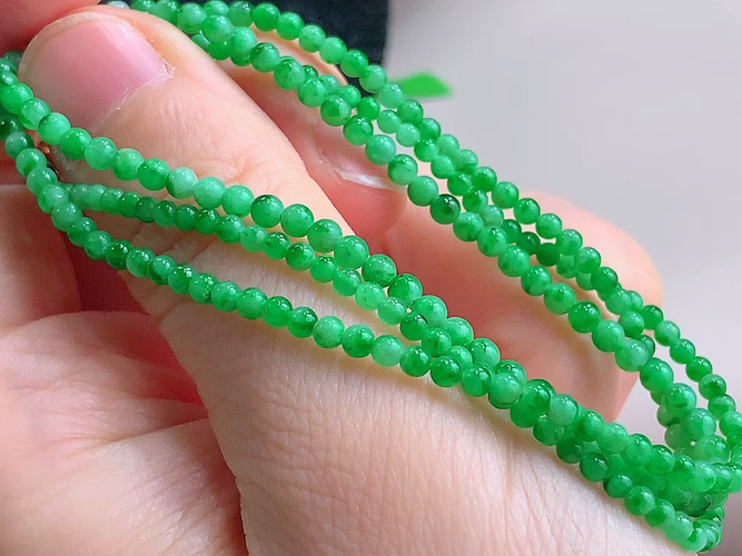 ️ 满绿珠链，尺寸大3.3/小2.1mm，包A附证书