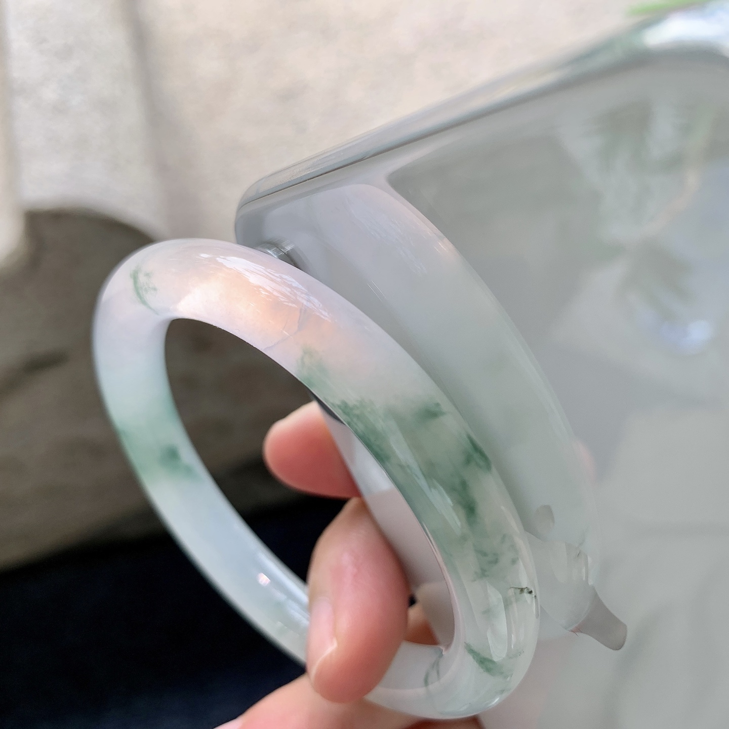 圆条50 51 圈口51.7/8.8/8.5 编码GF092327 糯冰飘花，水润，种老，细腻，有纹线
