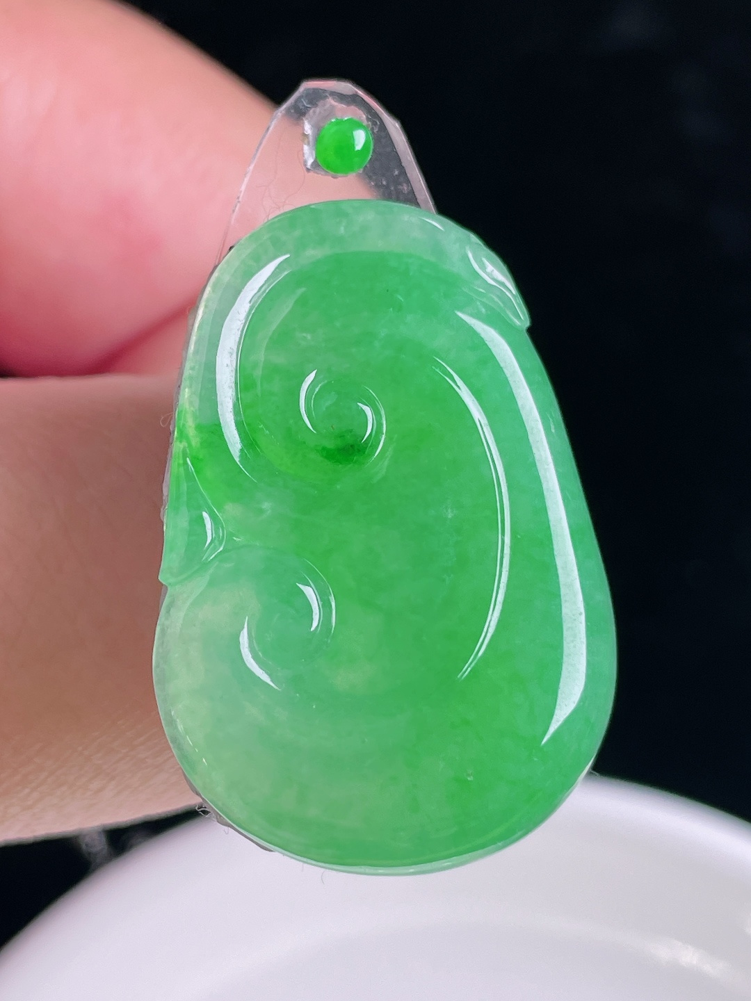 ️冰绿如意，老种起光，细底通透，尺寸：32.3/22.7/5.6mm0922