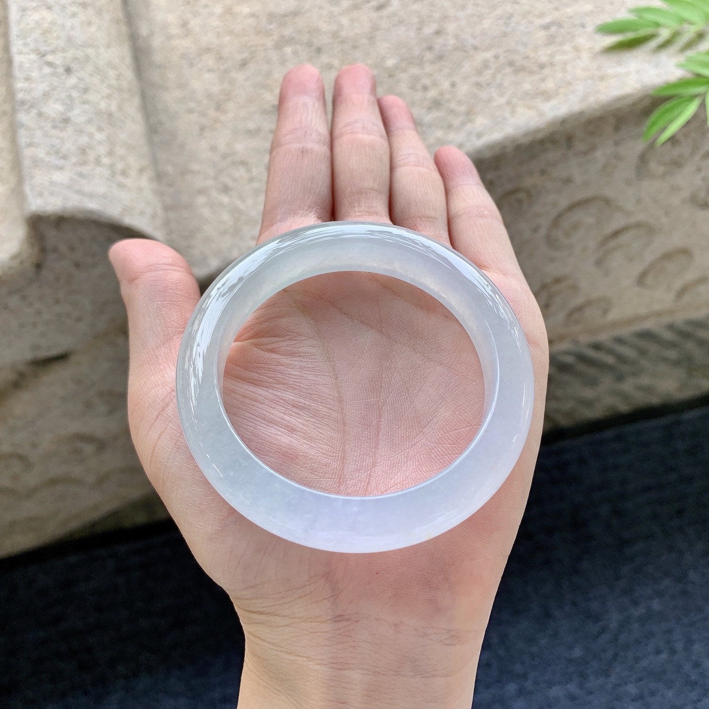 正圈53 54 圈口54/11.4/9 编码W6092316 冰糯飘绿，水润，种老，细腻，有纹线