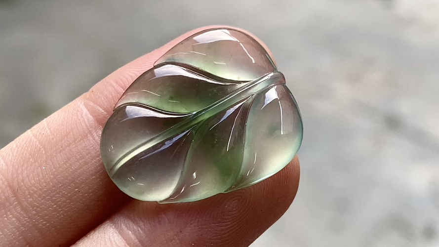 ️ 玻璃种飘绿叶子 23*18.8*4 完整