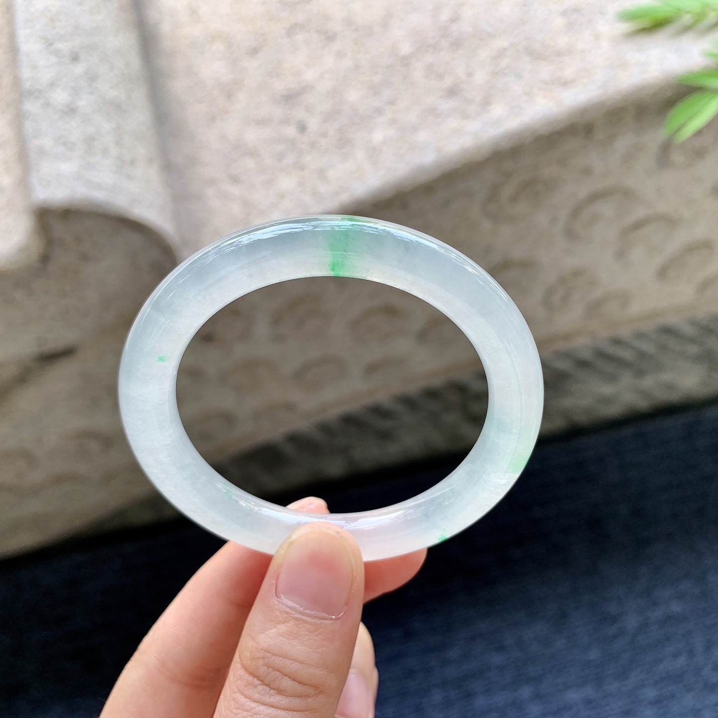 圆条49 50 圈口50/8.3/8.3 编码G9092332 冰飘绿，清透，水润，种老，细腻，打灯有絮线