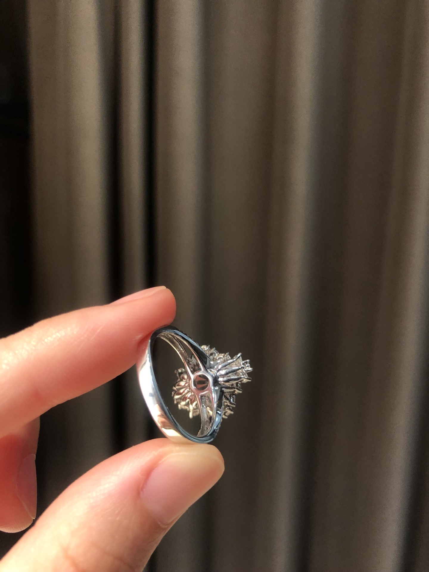 ️ 18k【金镶嵌冰绿水滴戒指】 尺寸：17.3×14.5×12.5 裸石11.8×8.6 玉见温润，典藏东方美韵