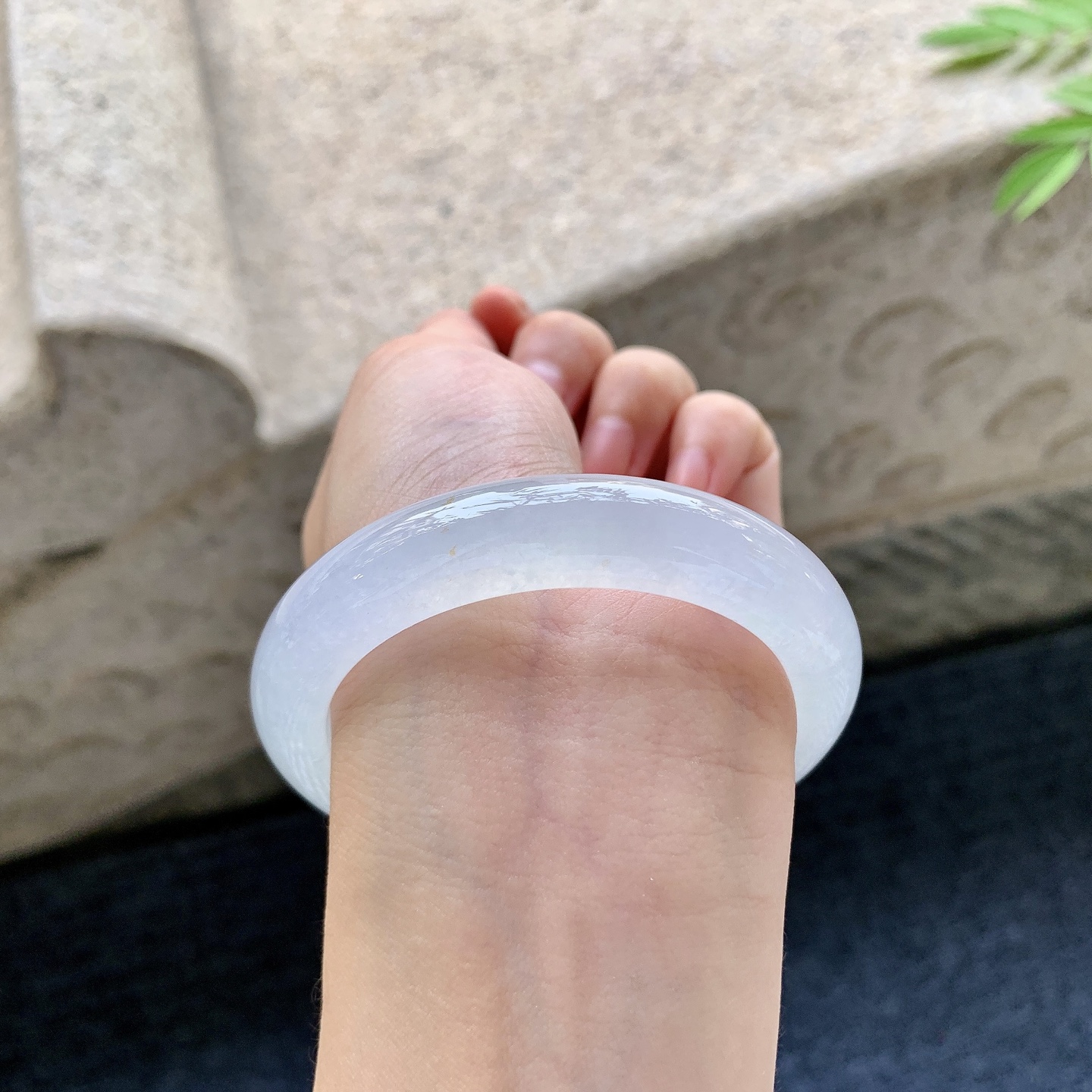 正圈53 54 圈口54/11.4/9 编码W6092316 冰糯飘绿，水润，种老，细腻，有纹线