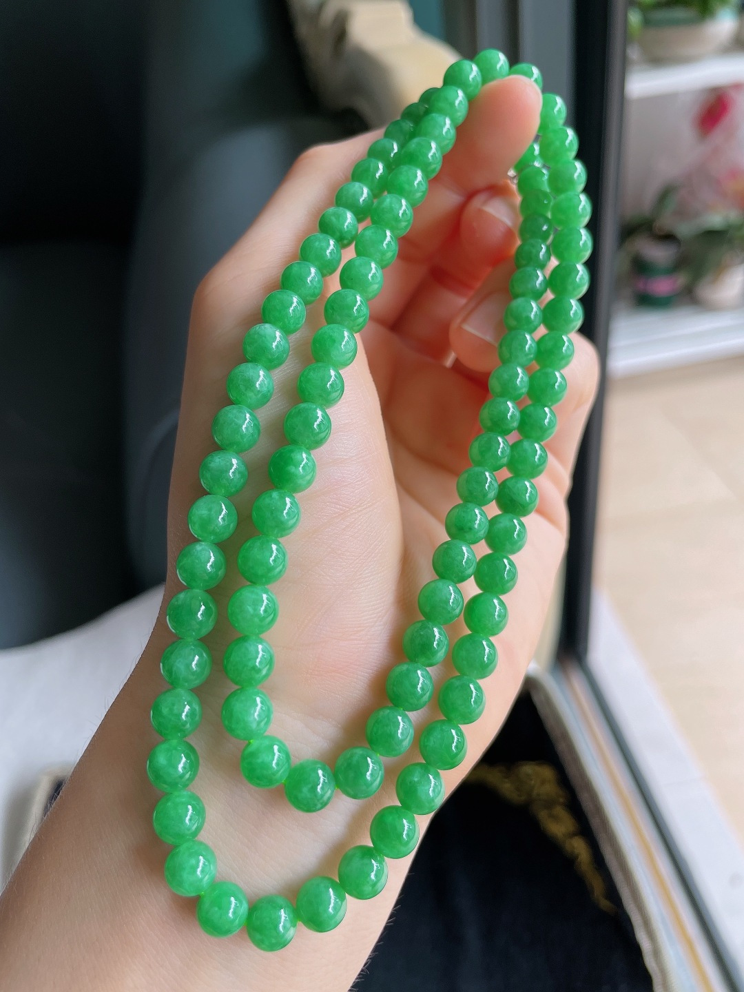 ️，缅甸天然翡翠A货，冰满绿项链，尺寸：6.5mm87颗。【编4608】