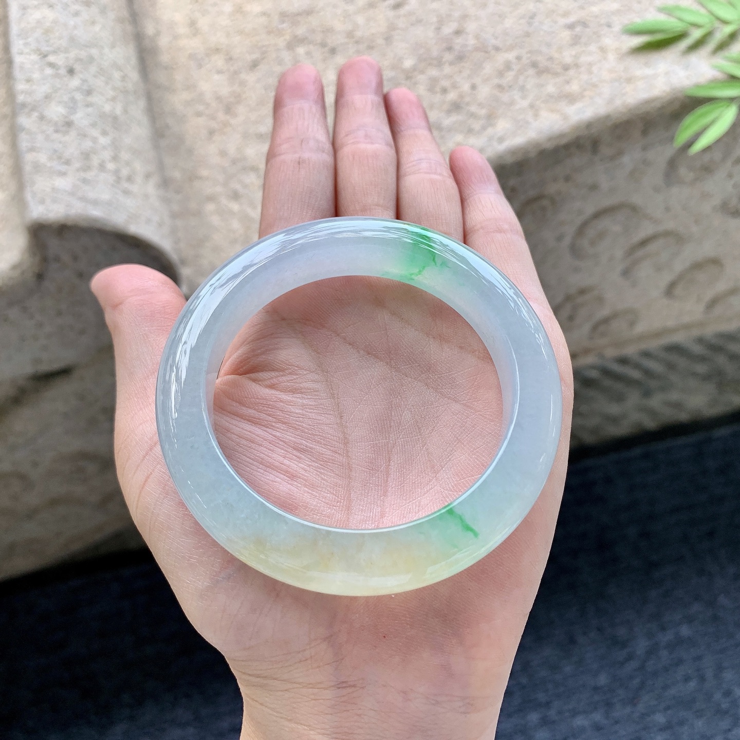 正圈54 55 圈口55/12/9.5 编码XY092338 冰糯黄加绿，清透，水润，种老，细腻，打灯有絮线