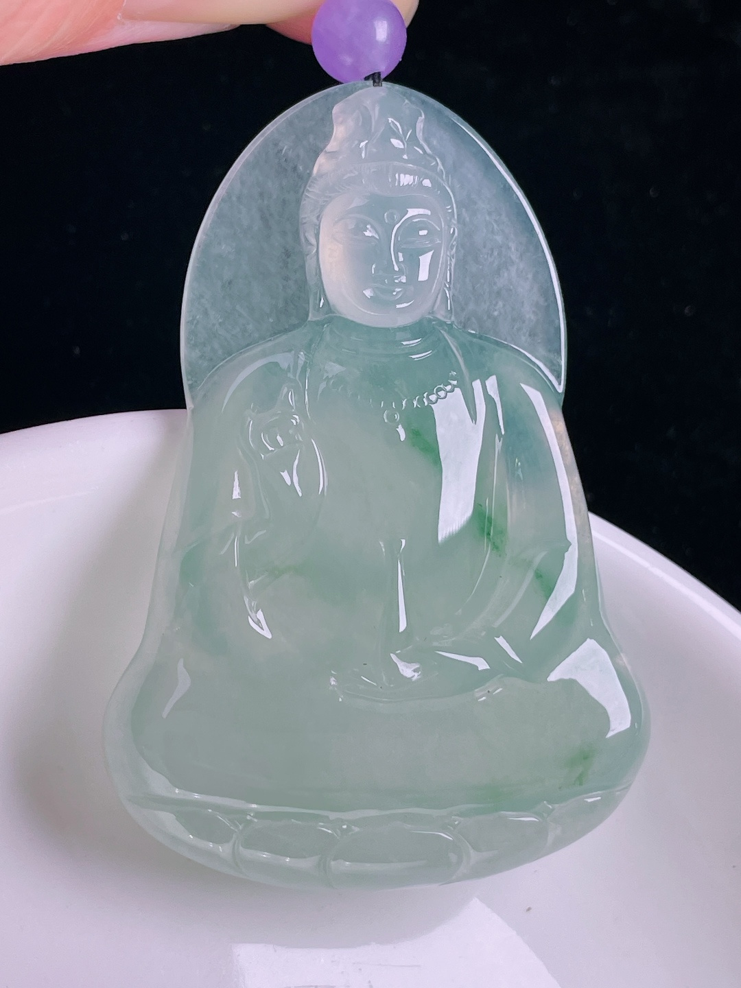 冰绿素衣观音，老种起光，细底通透，尺寸：54.3/37.5/6mm0922