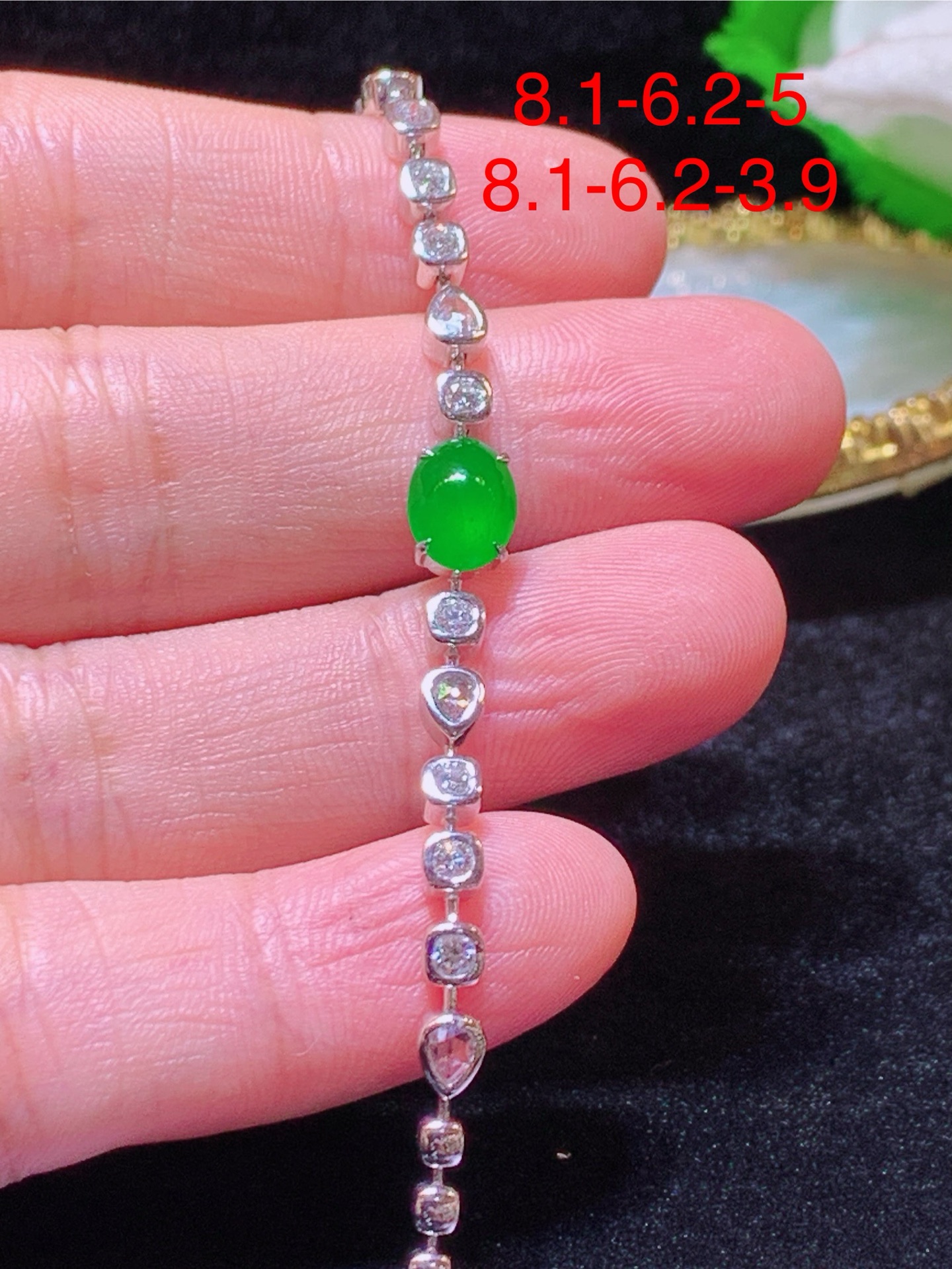 ️翡翠A货 满绿蛋面手链 18k金镶嵌，冰润细腻，佩戴效果出众，8.1-6.2-5