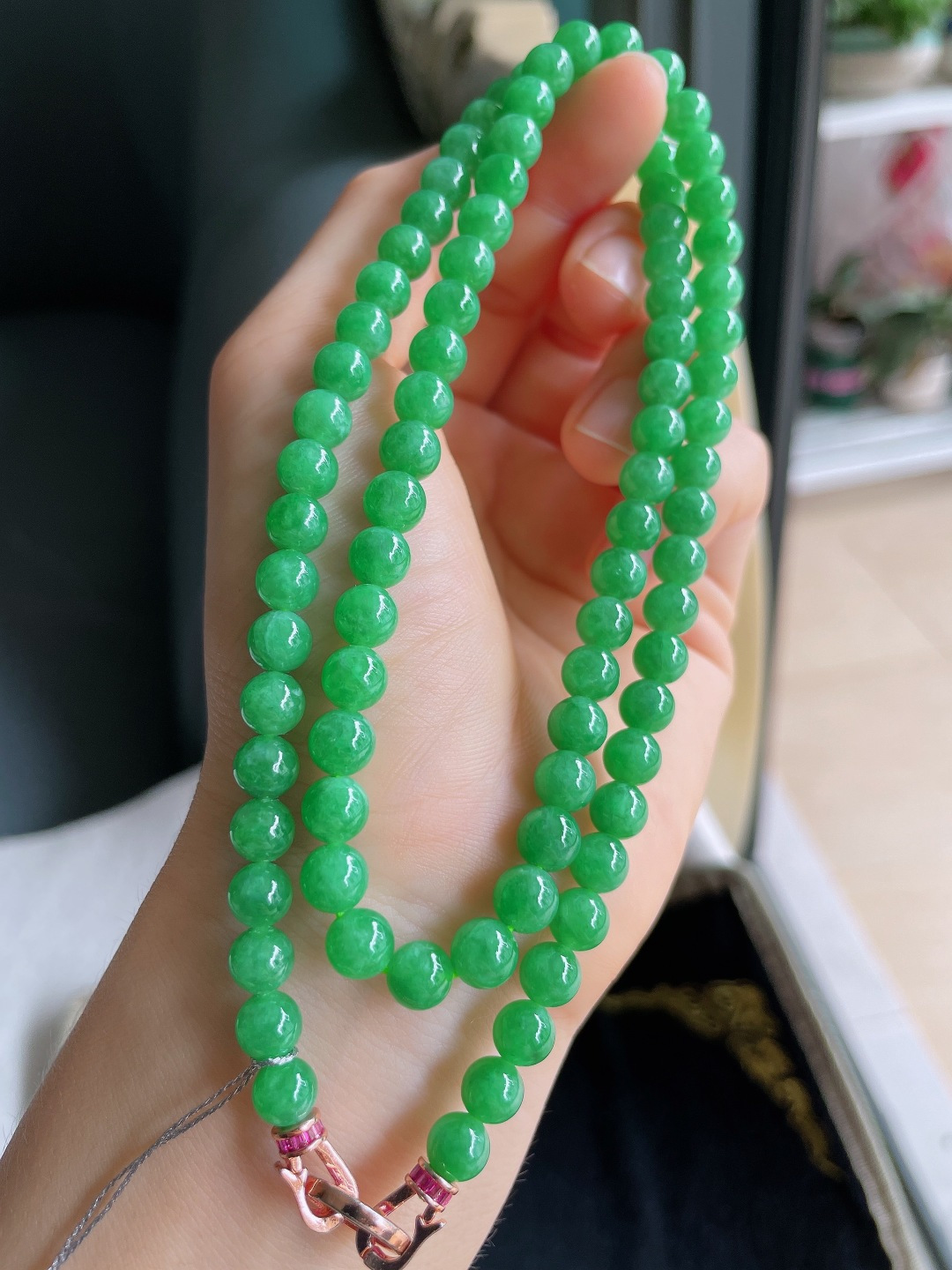 ️，缅甸天然翡翠A货，冰满绿项链，尺寸：6.5mm87颗。【编4608】