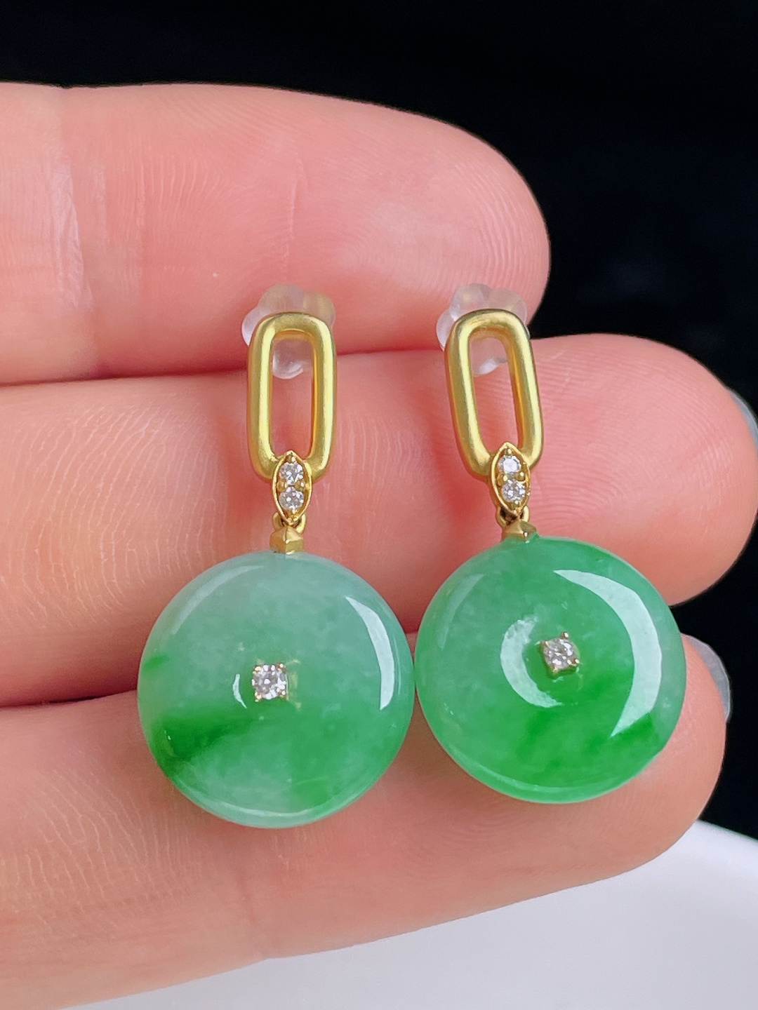️辣绿耳坠，18k镶嵌，老种起光，细底通透，尺寸：裸石14/4.7mm0922