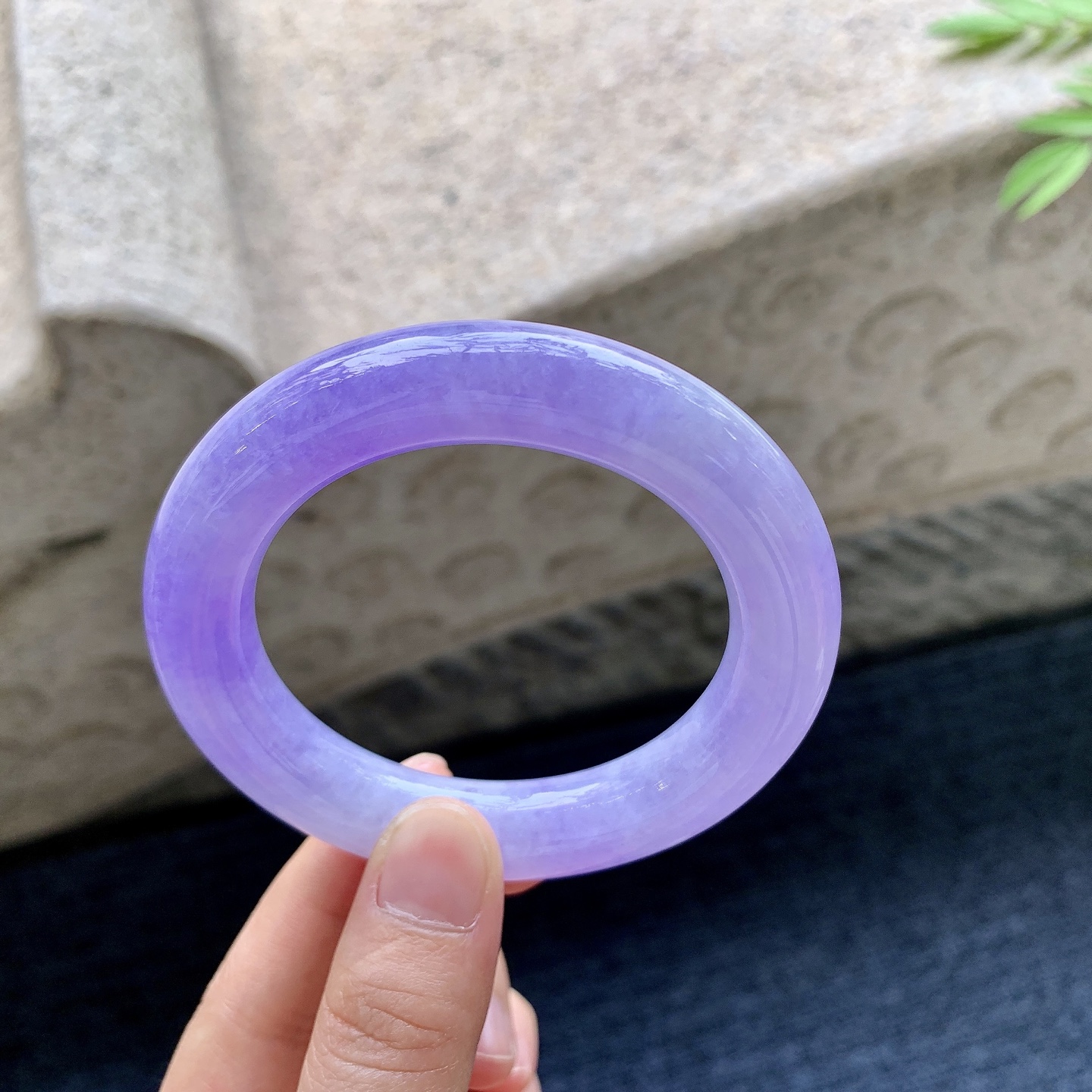 圆条52 53 圈口53.8/12/11.6 编码G9092344 冰糯妖紫，色艳，水润，种老，细腻，打灯有棉线