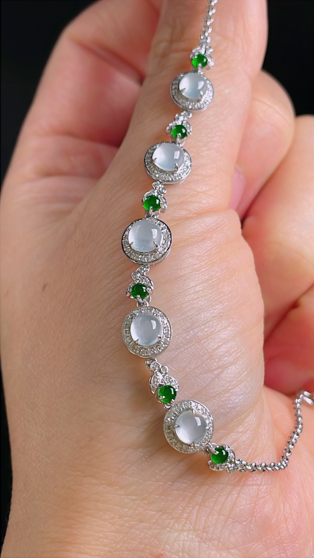 ️手链，18k镶嵌，老种起光，细底通透，尺寸：裸石5/5/3mm0922