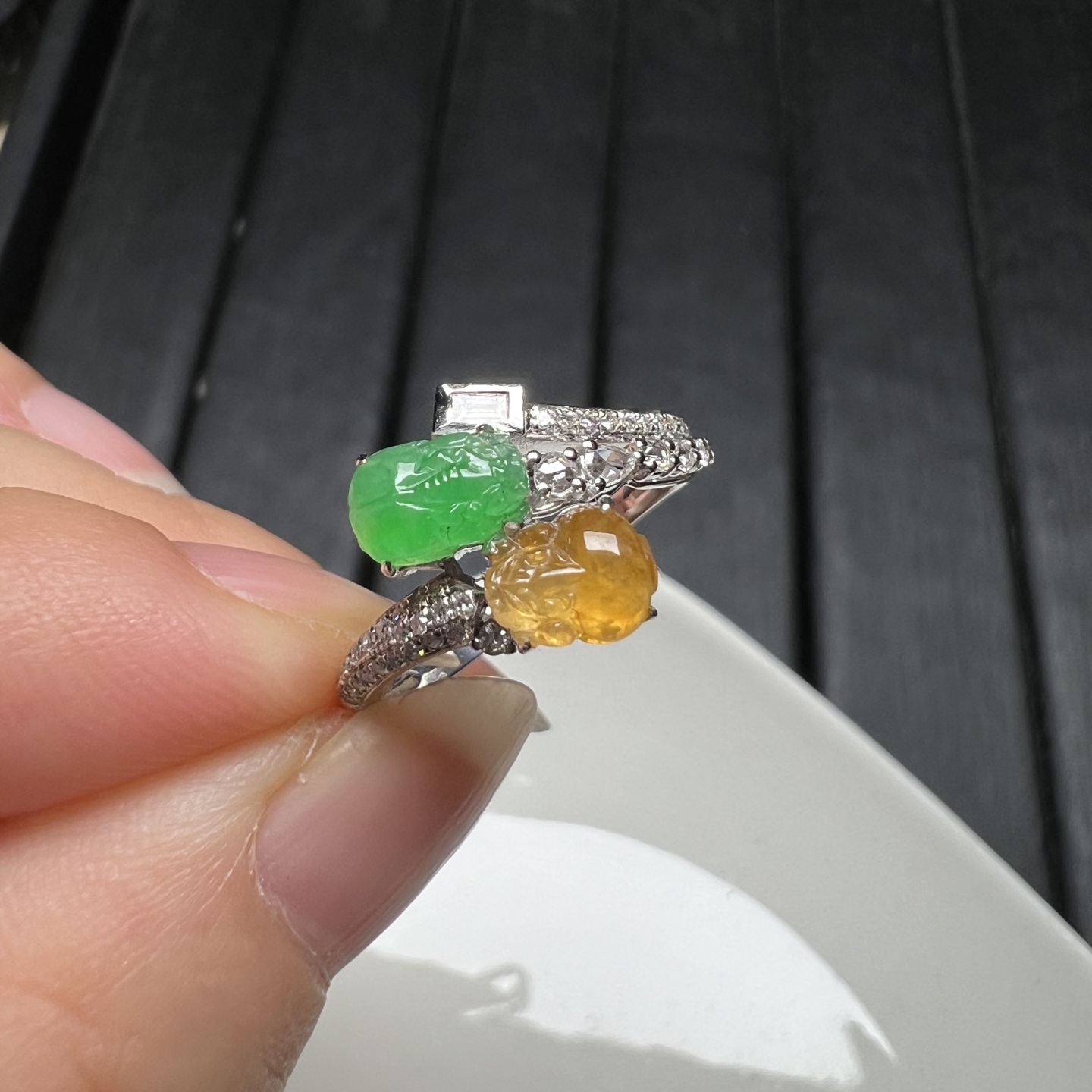 ️18k金钻石镶嵌冰种阳绿色翡翠黄翡双色貔貅戒指天然缅甸A货精品，6.6-4.5
