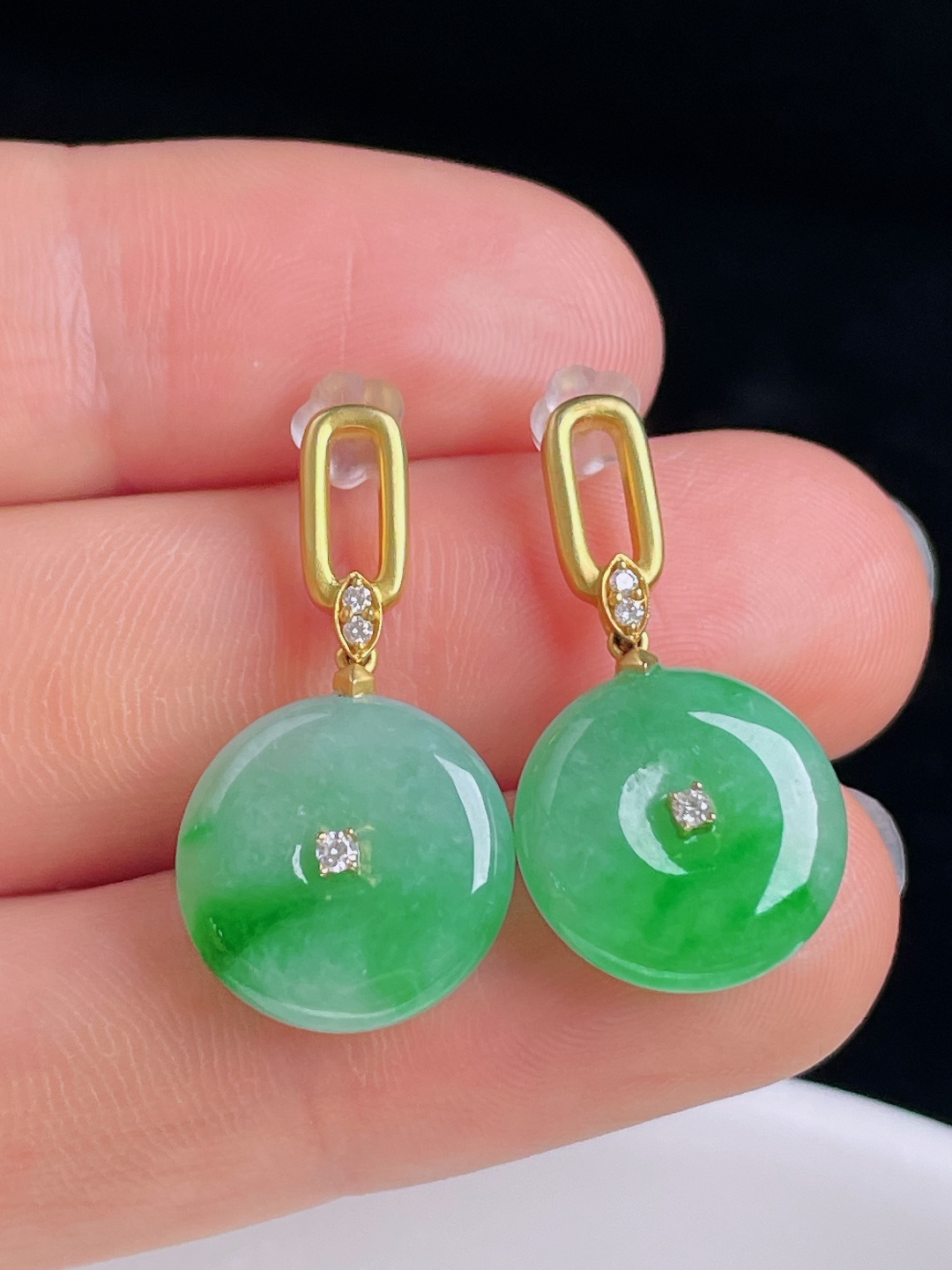 ️辣绿耳坠，18k镶嵌，老种起光，细底通透，尺寸：裸石14/4.7mm0922