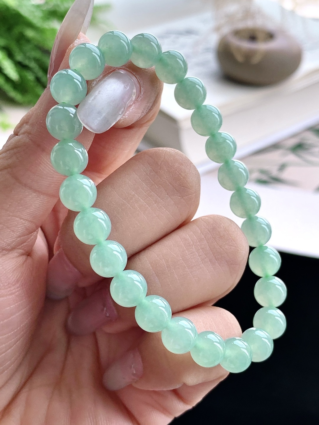 【珠子】️冰果绿手串圆珠子手串 【说明】缅甸 性比高 【尺寸】7.5mm 【重量】18.3克