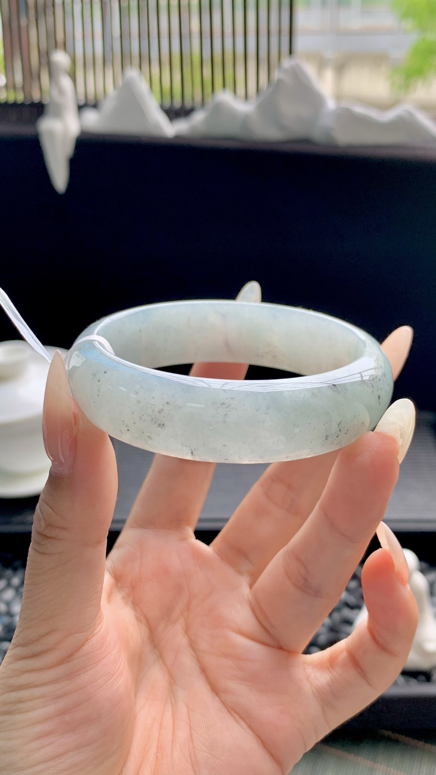 宽版晴底飘乌鸡花正圈手镯成品 HYY-3485 尺寸：56-16-7