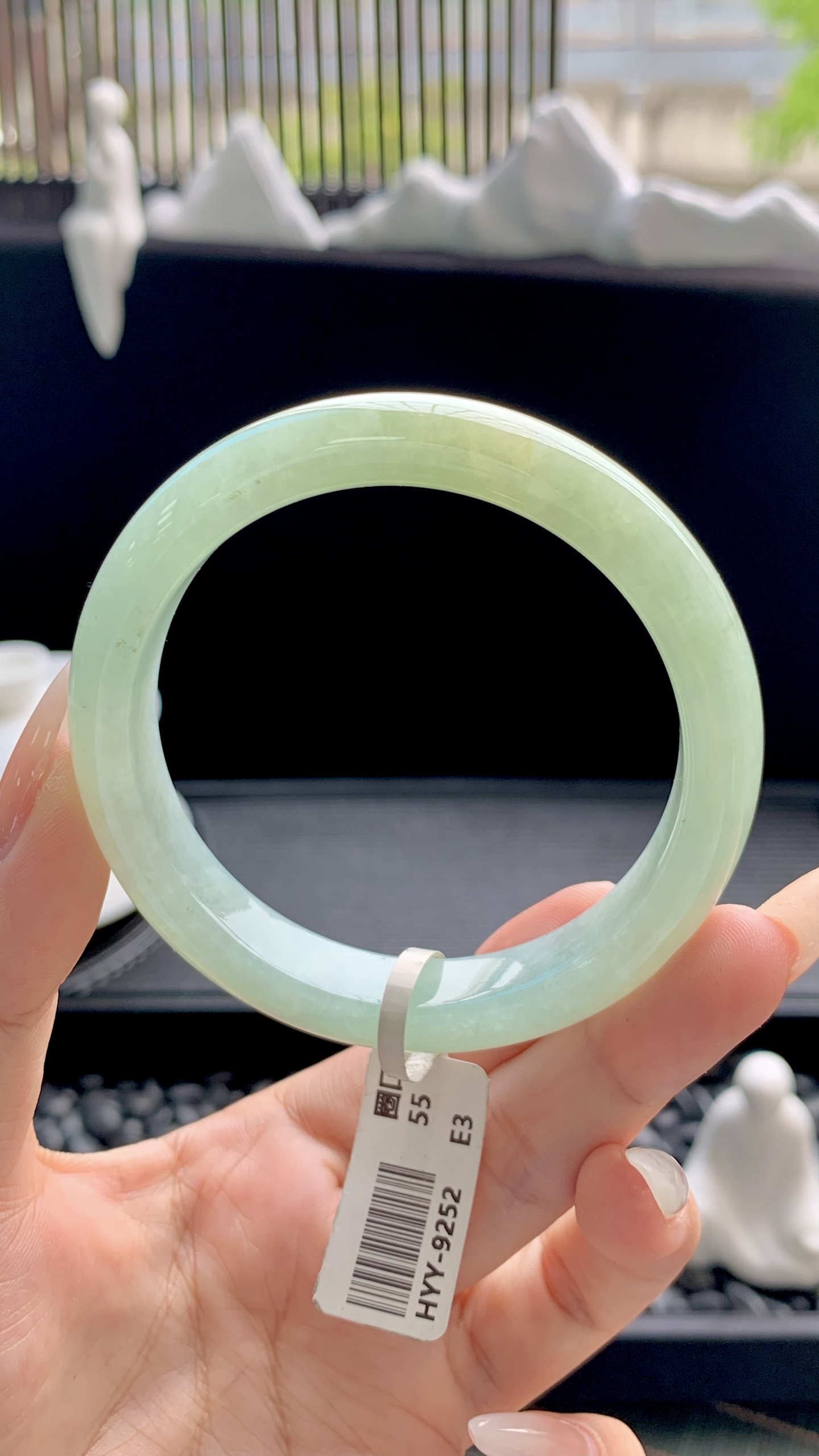 果绿洒金正圈手镯成品 HYY-9252 尺寸：55-11-8