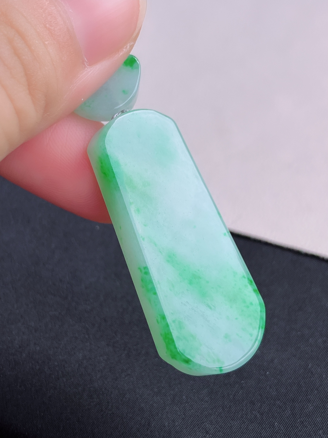 ️翠绿平安牌，简约时尚，尺寸42/18.8/6/自然光实拍