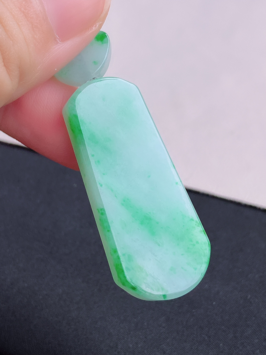 ️翠绿平安牌，简约时尚，尺寸42/18.8/6/自然光实拍