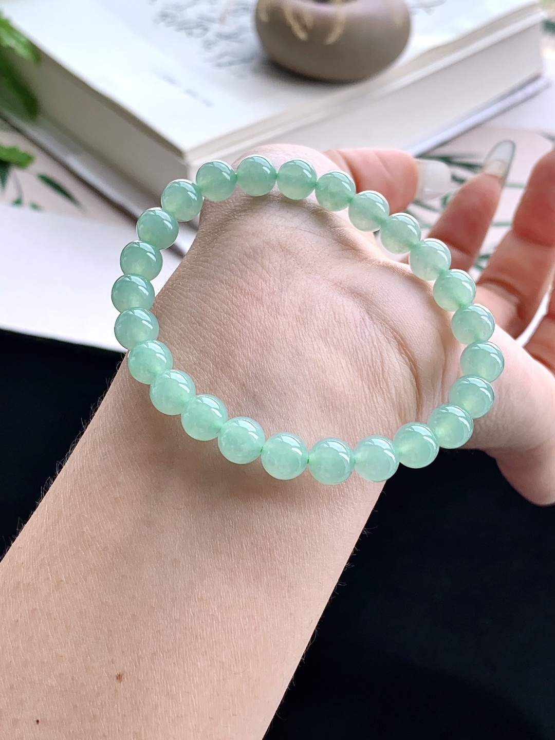 【珠子】️冰果绿手串圆珠子手串 【说明】缅甸 性比高 【尺寸】7.5mm 【重量】18.3克